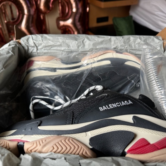 NEW TRIPLE S SNEAKERS BLACK RED 40 - Picture 2 of 11